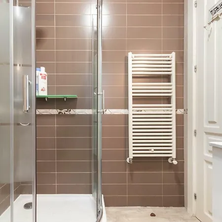 Between Old Town & Guggenheim!! Private Parking Apartment *