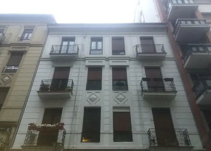 Apartment Between Old Town & Guggenheim!! Private Parking Bilbao