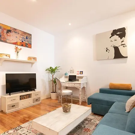 Between Old Town & Guggenheim!! Private Parking