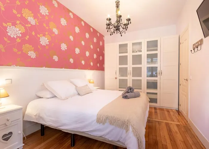 Between Old Town & Guggenheim!! Private Parking Апартаменты Бильбао