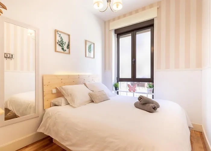 Between Old Town & Guggenheim!! Private Parking Апартаменты Бильбао