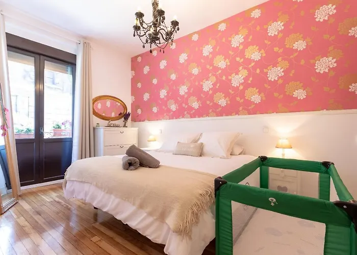 Between Old Town & Guggenheim!! Private Parking Бильбао