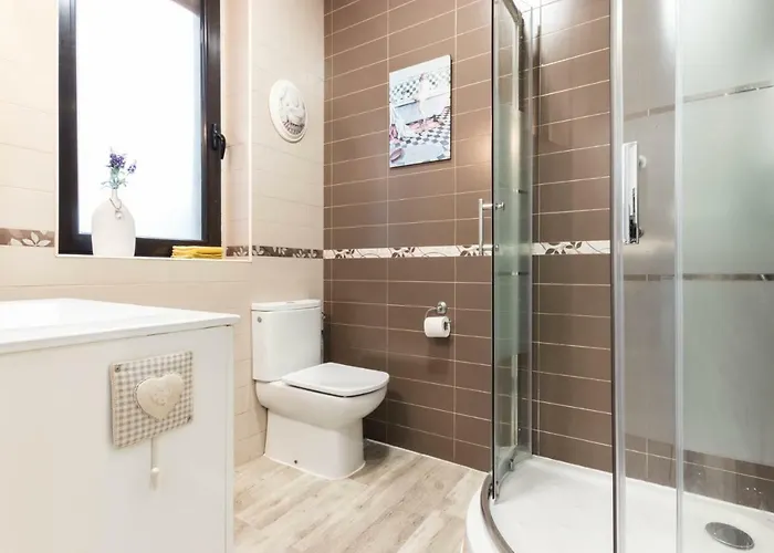 Between Old Town & Guggenheim!! Private Parking * Бильбао